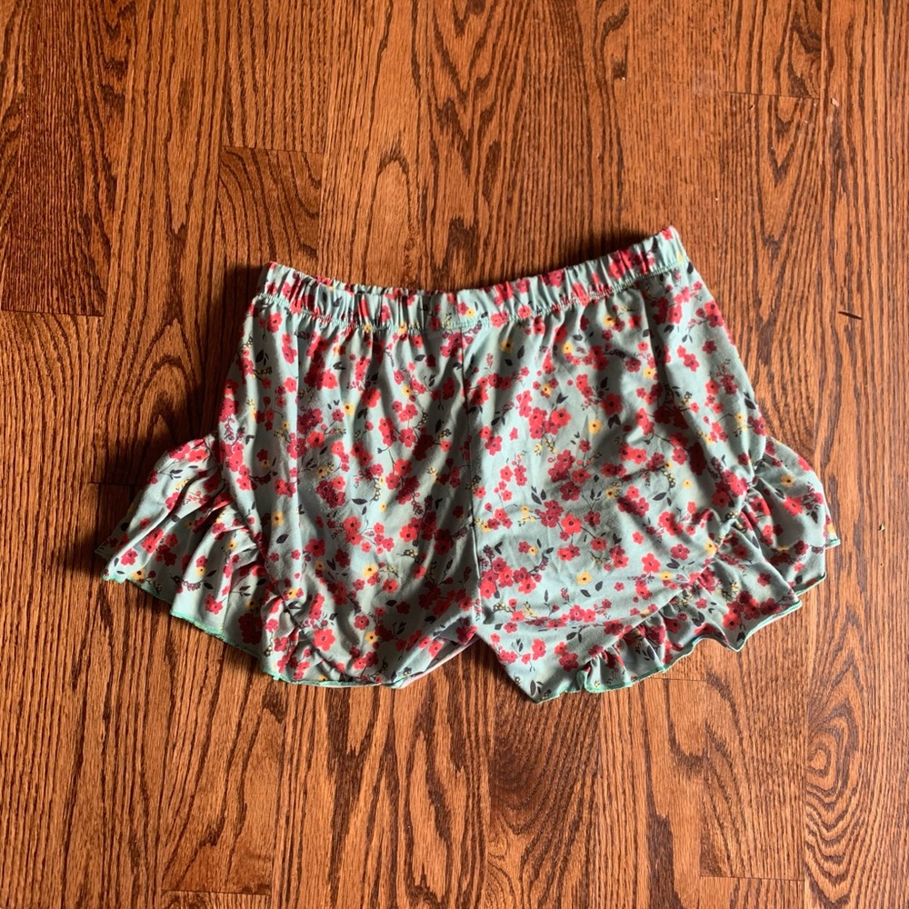 ASOS maternity size 6 floral shorts with ruffles